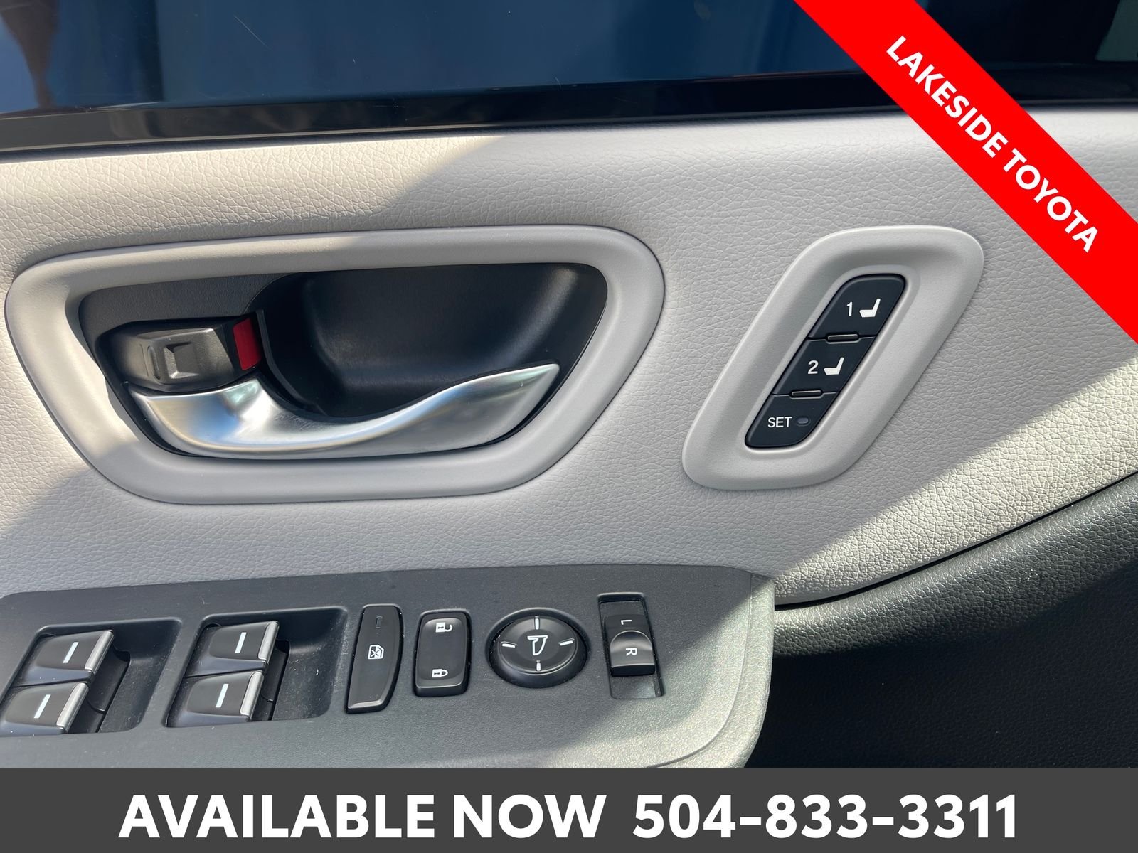 Used 2023 Silver Honda EX-L image 27