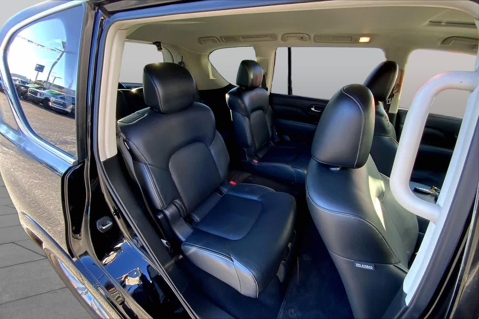 Used 2020 Black Obsidian INFINITI LUXE image 17