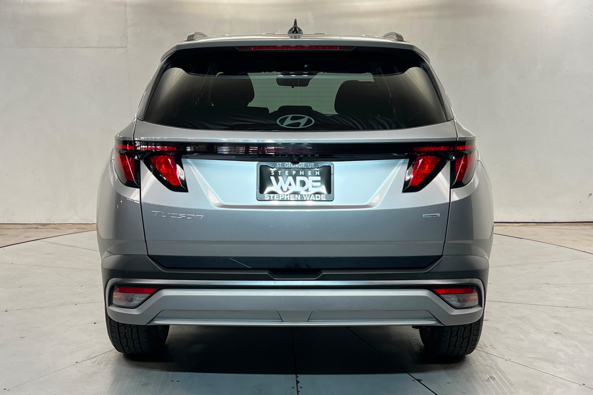Used 2025 Shimmering Silver Hyundai SEL image 5