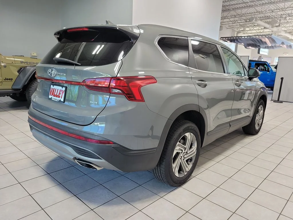 Certified Used 2021 Gray Hyundai SE image 6