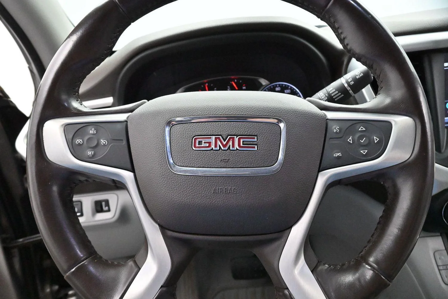 Used 2019 PEPPERDUST METALLIC GMC SLT image 20