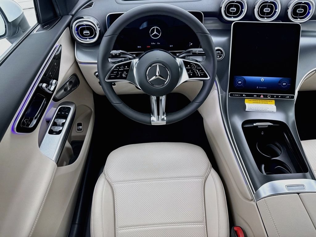 New 2027 Polar White Mercedes-Benz GLC 300 image 10