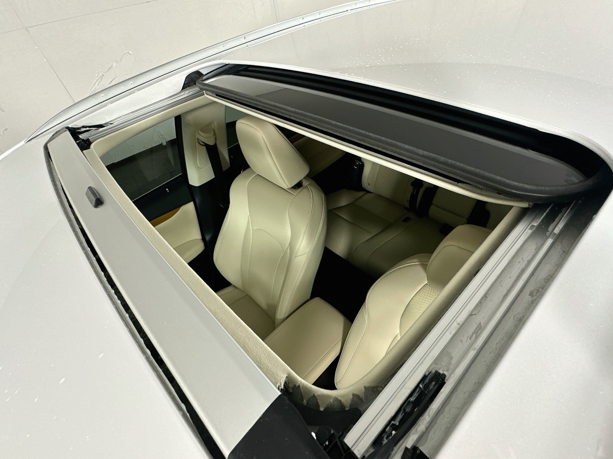 Certified Used 2021 White Pearl Lexus 450h image 22