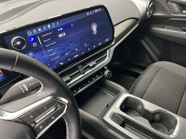 Used 2025 Summit White Chevrolet LT1 with PCY image 17