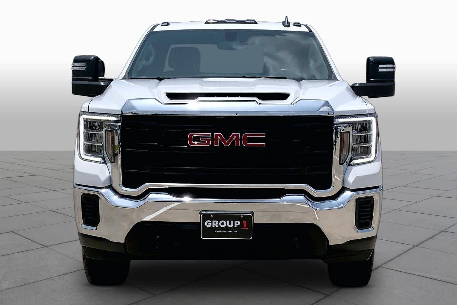 Used 2021 Summit White GMC  image 4