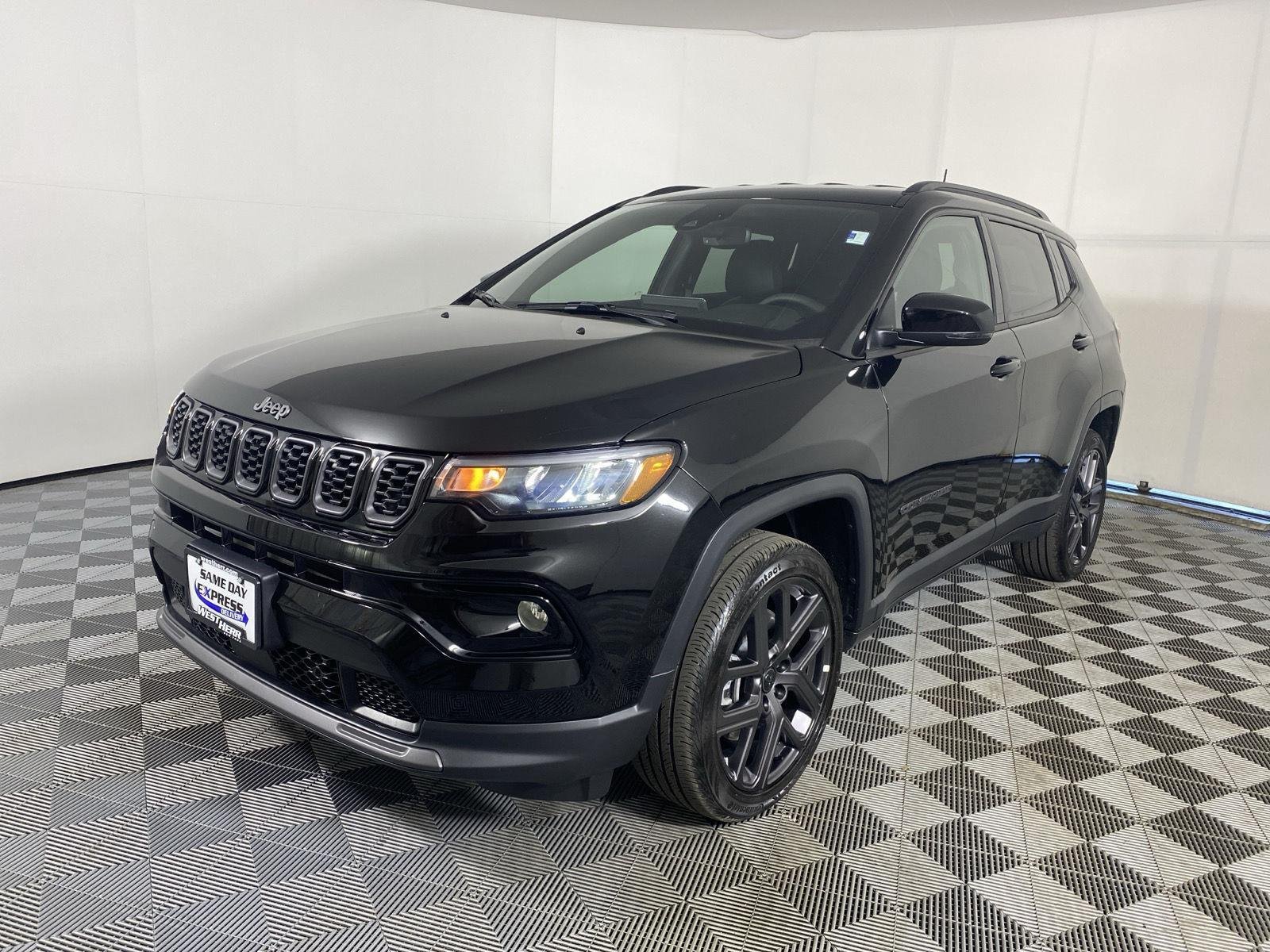 Used 2026 Diamond Black Crystal Pearlcoa Jeep Limited image 3