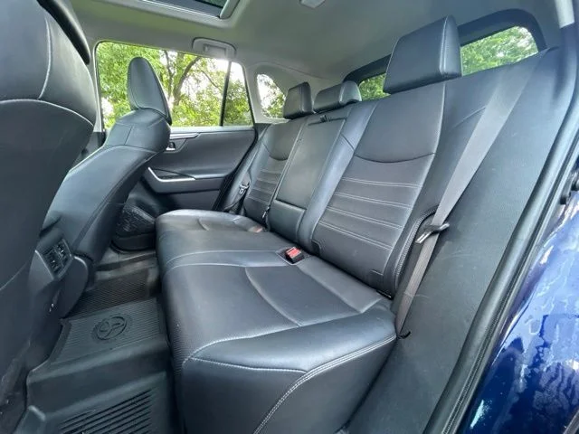 Used 2019  Toyota Limited image 28