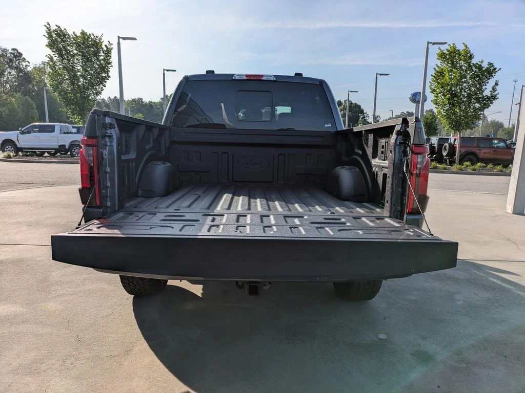 New 2026 Carbonized Gray Metallic Ford XLT image 12