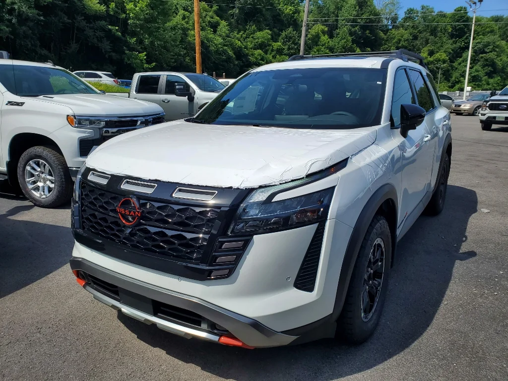 New 2026 Everest White Pearl Tricoat Nissan Rock Creek image 1