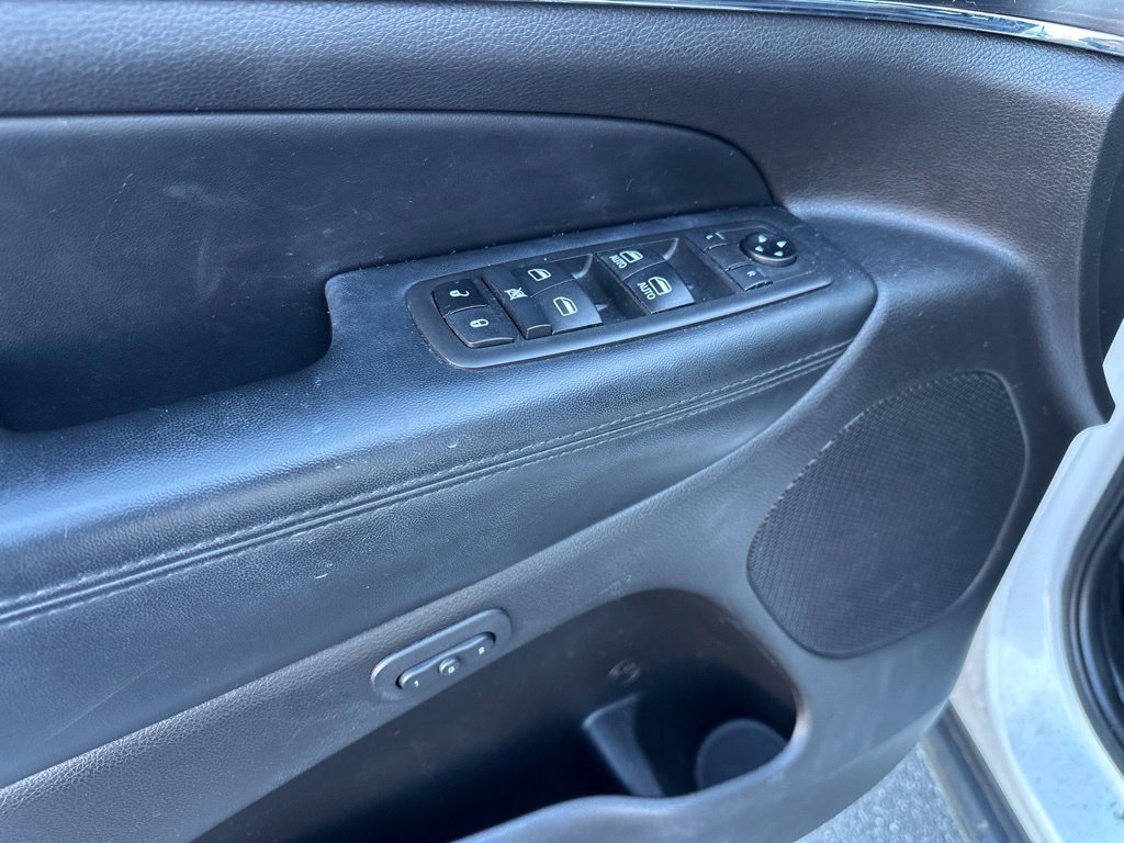 Used 2021 White Jeep Limited image 17