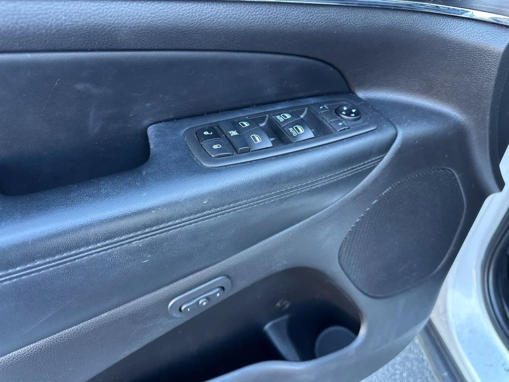 Used 2021 White Jeep Limited image 17
