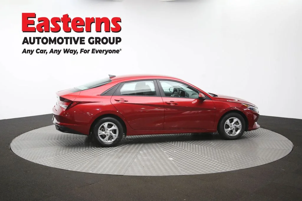 Used 2023 Red Hyundai SE image 43