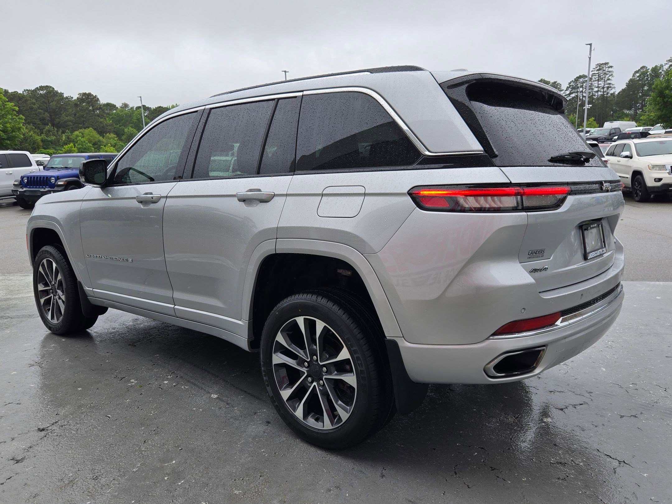 Used 2022 Silver Zynith Jeep Overland image 5