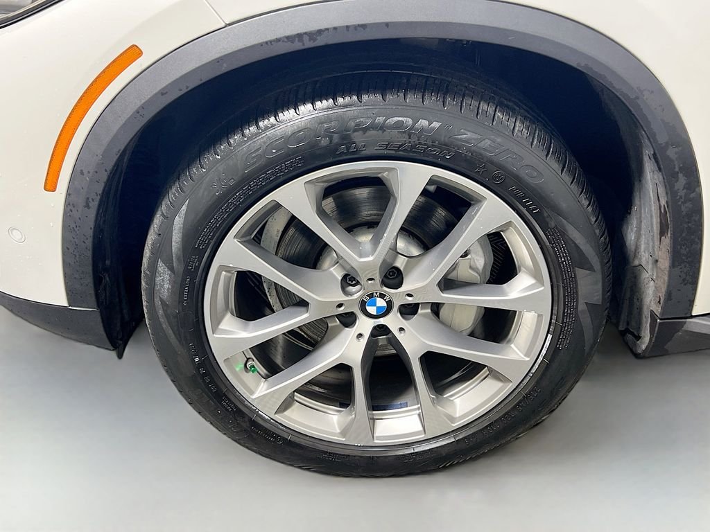 Used 2023 White BMW xDrive40i image 13