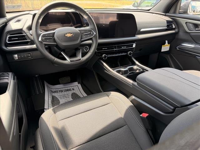 New 2026 Mosaic Black Metallic Chevrolet LT image 4