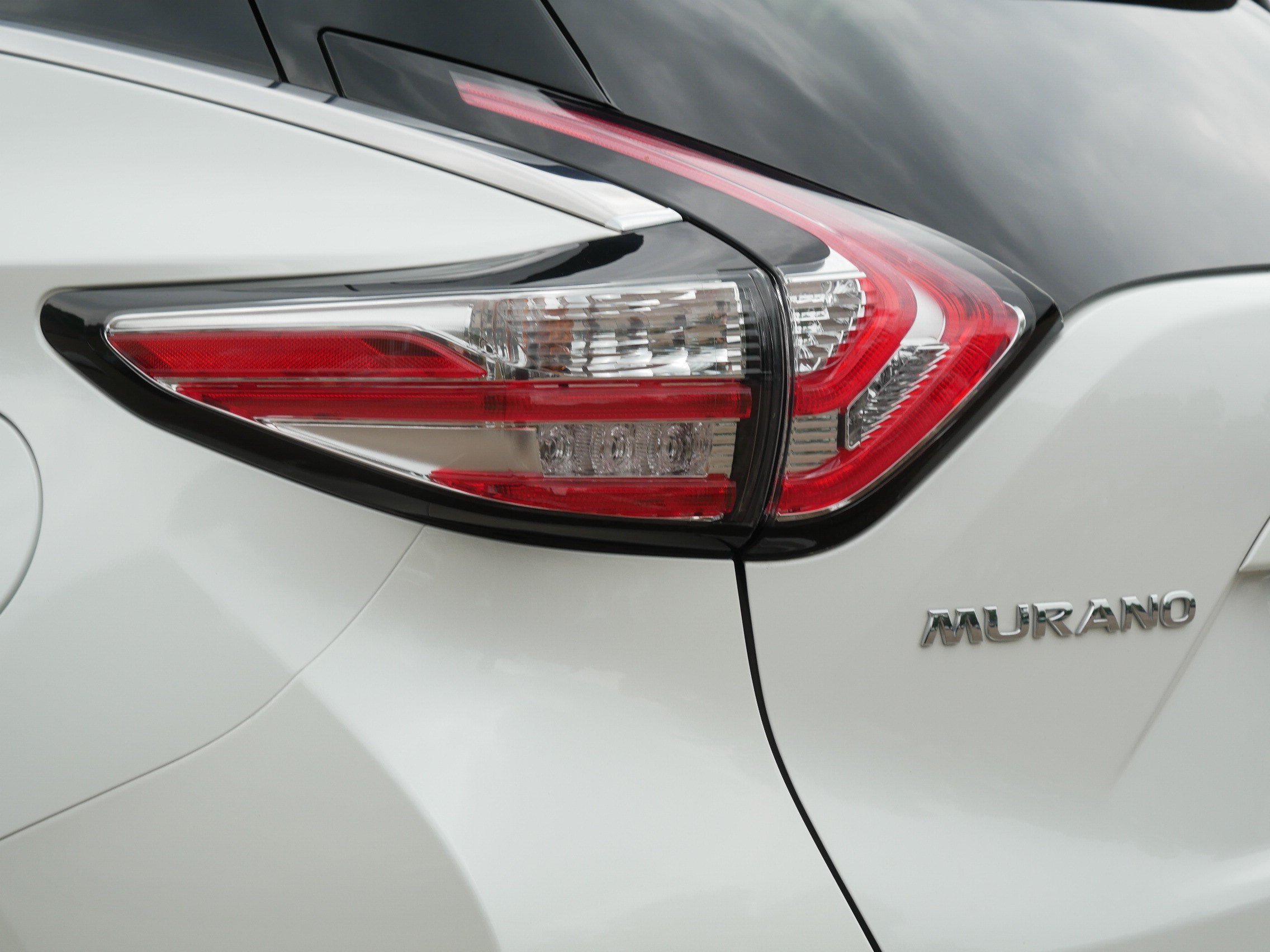 Certified Used 2017 Pearl White Nissan Platinum image 17