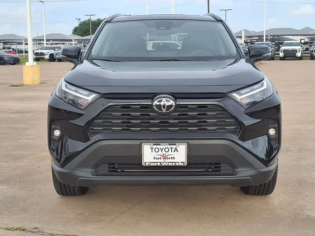 Used 2025 Black Toyota XLE Premium image 1