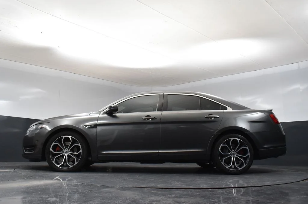 Used 2018 Gray Ford SHO image 9