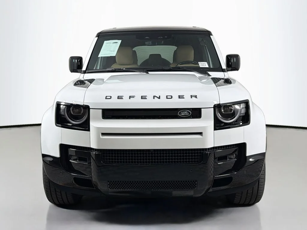 New 2026 Fuji White Land Rover X-Dynamic SE image 2