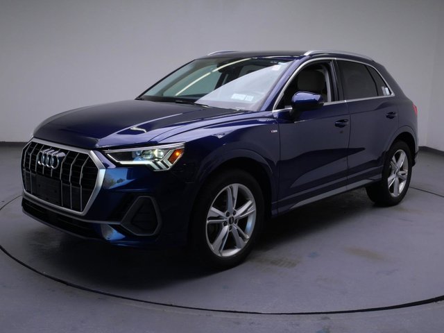 2023 Audi Q3 S line Premium
