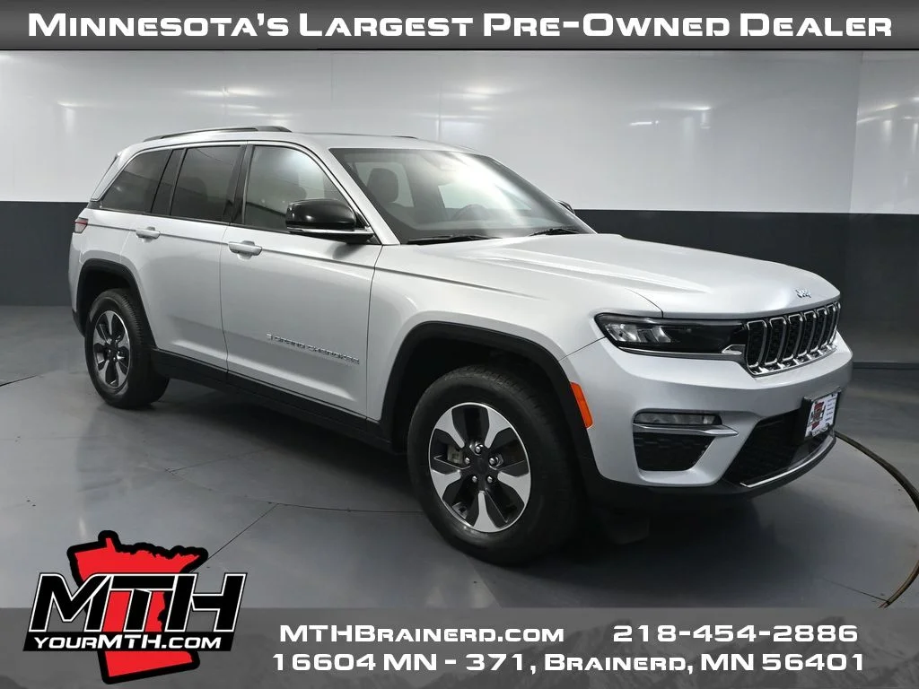 Used 2024 Silver Jeep 4xe image 1