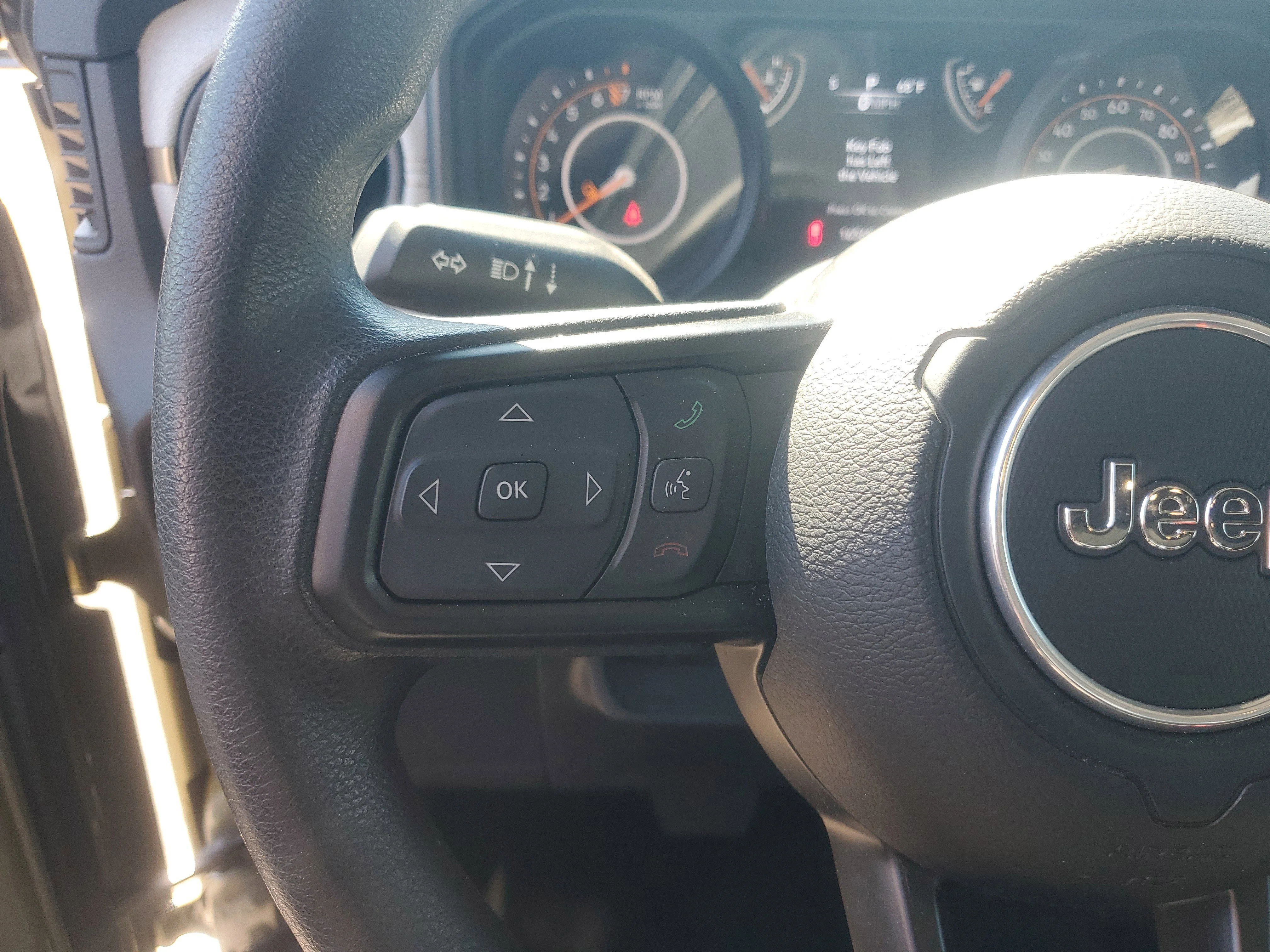 Used 2025 41 Jeep Sport image 30