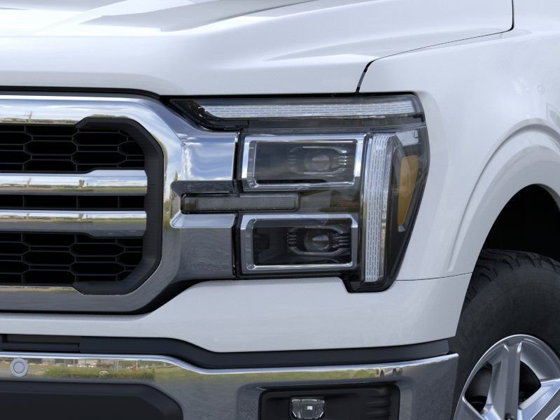 New 2026 Oxford White Ford Lariat® image 18