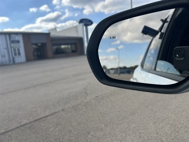 Used 2025 WHITE GMC FWD Elevation image 32