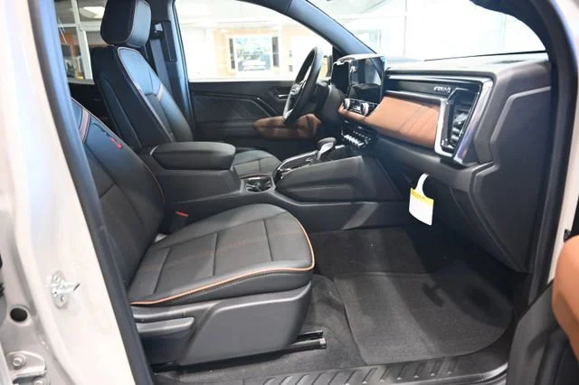 2026 GMC Canyon AT4 - Photo 12