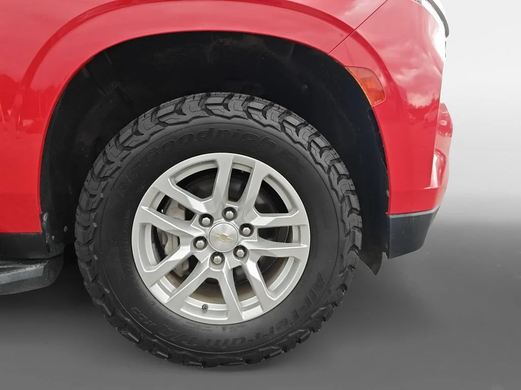 Used 2021 SPECIAL PAINT Chevrolet LS image 17