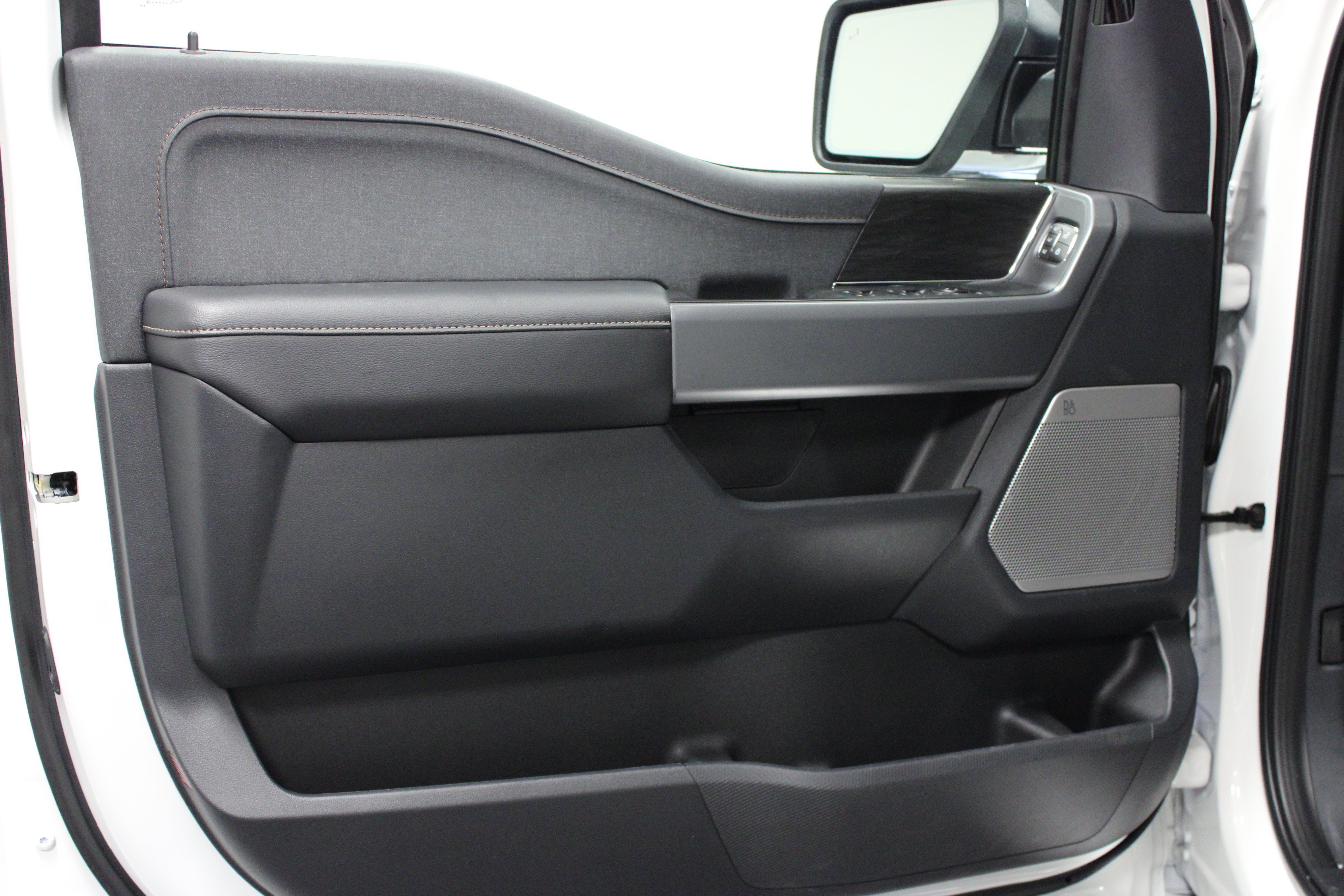 New 2026 Star White Metallic Tri-Coat Ford LARIAT image 11