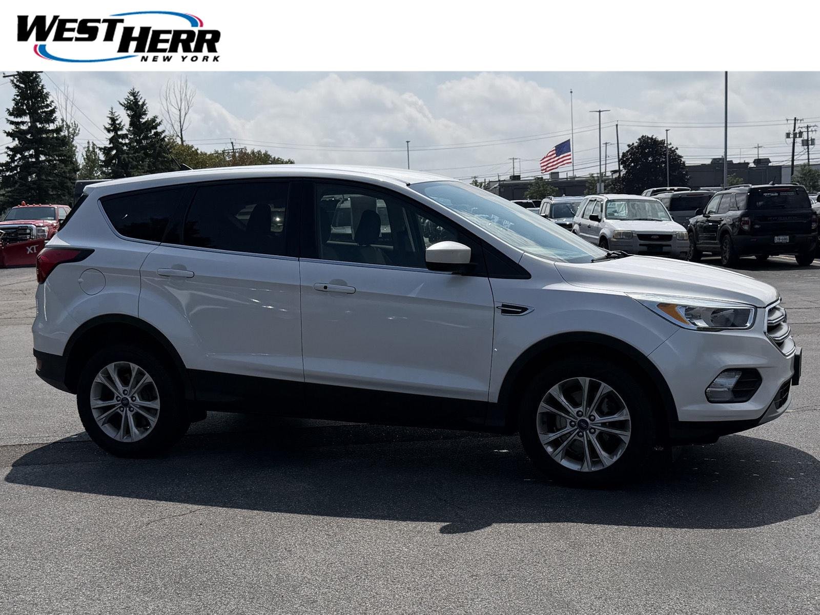 Used 2019 White Platinum Metallic Tri-Coat Ford SE image 1