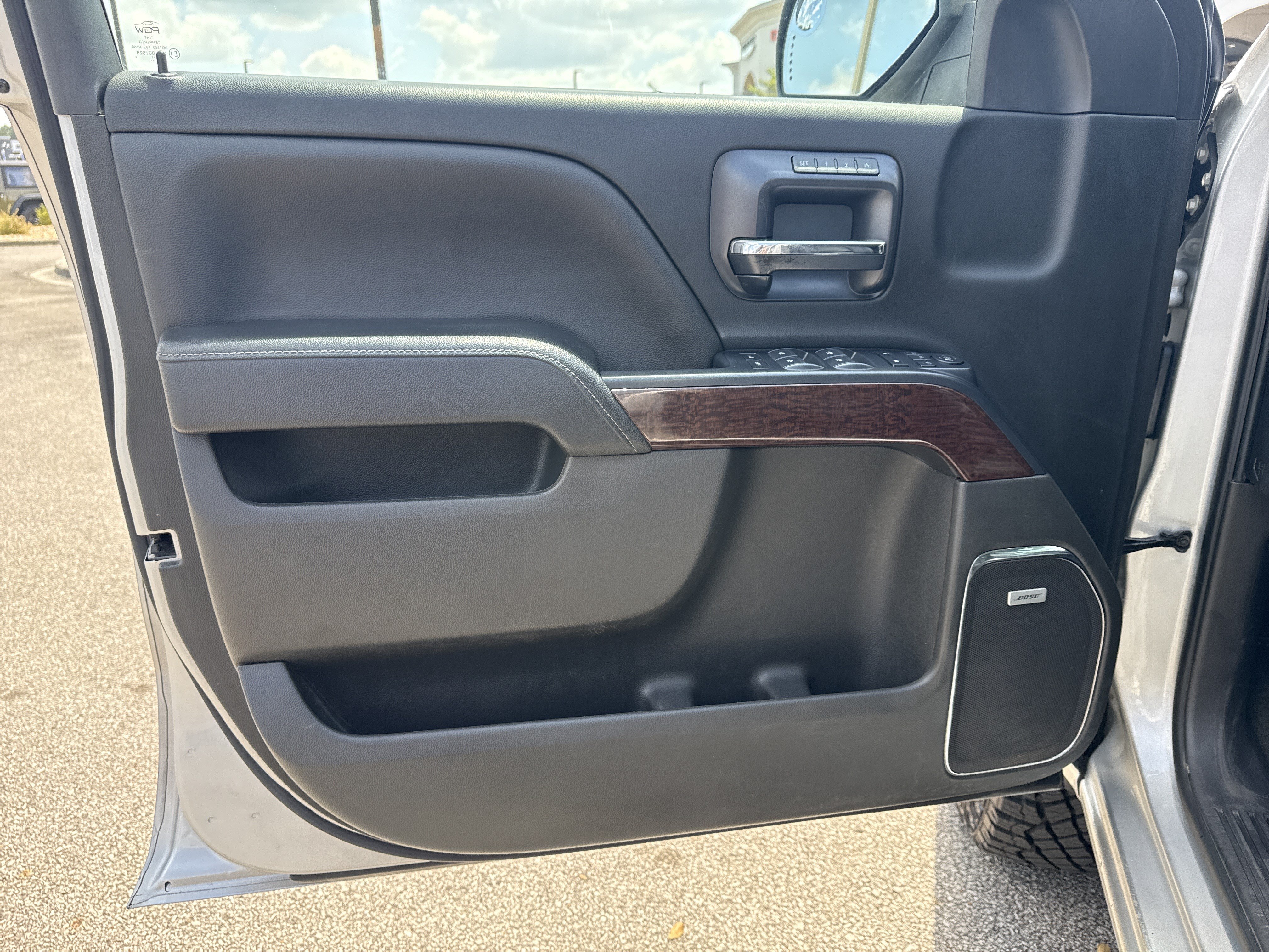 Used 2018 Quicksilver Metallic GMC SLT image 10