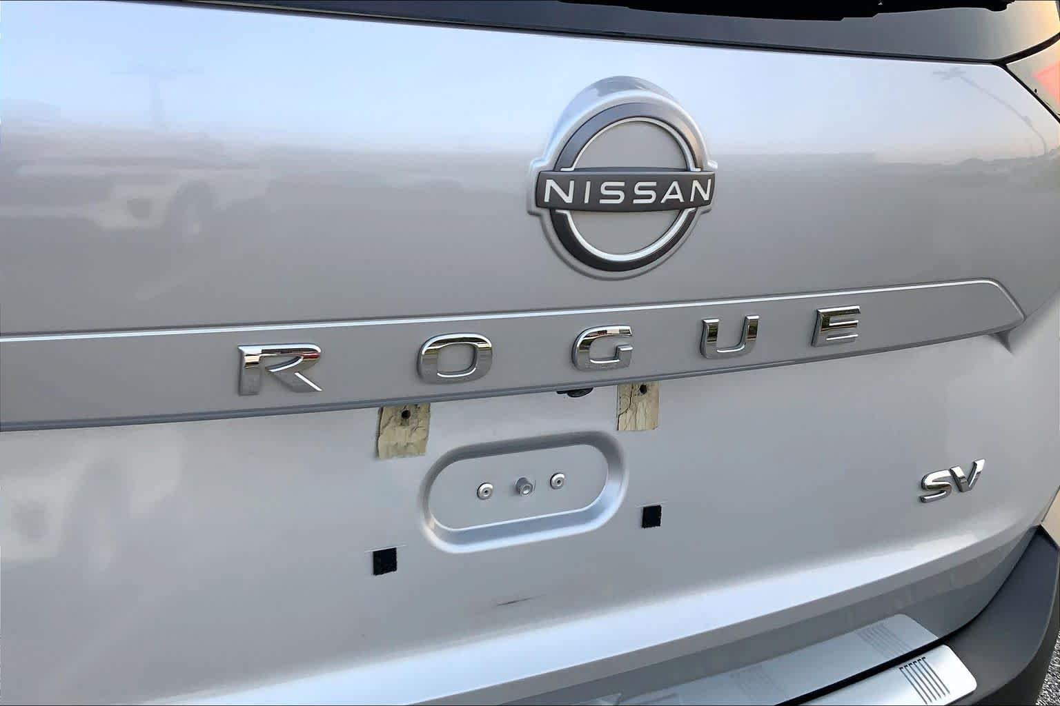 Used 2022 Brilliant Silver Metallic Nissan SV image 28