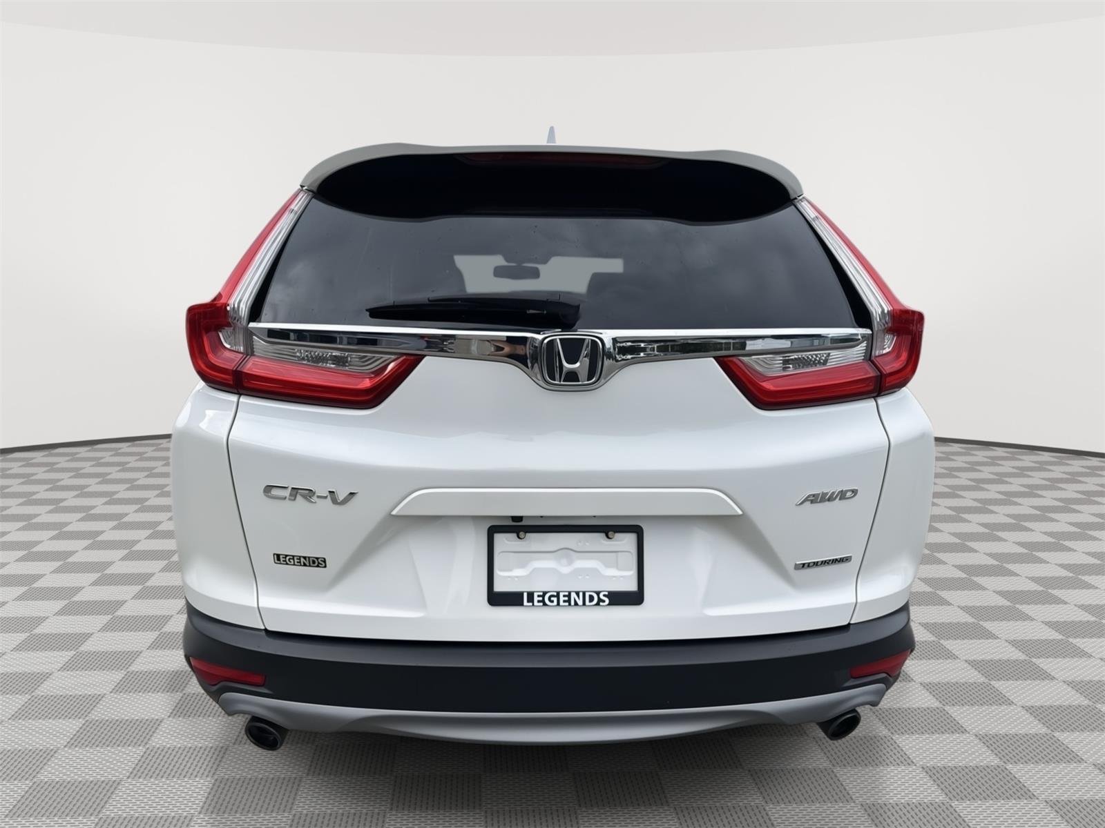 Used 2018 White Diamond Pearl Honda Touring image 12