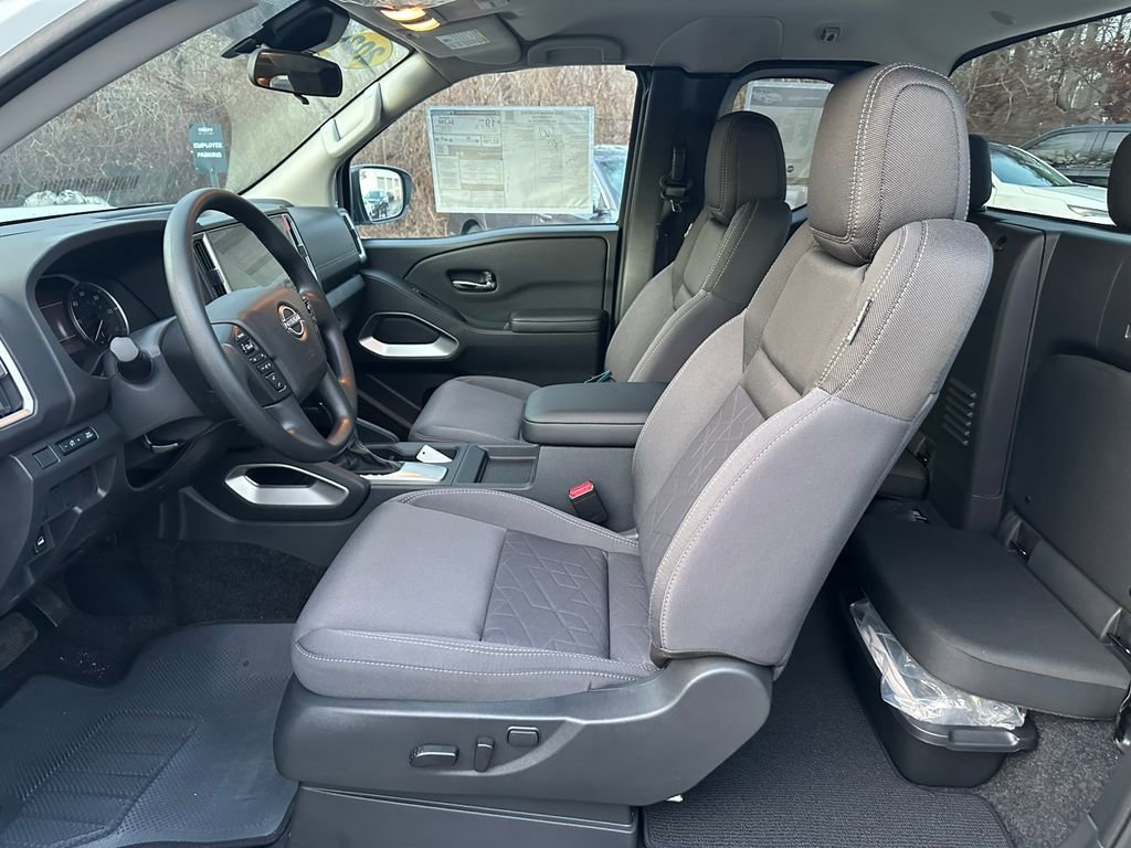 2025 Nissan Frontier SV - Photo 19