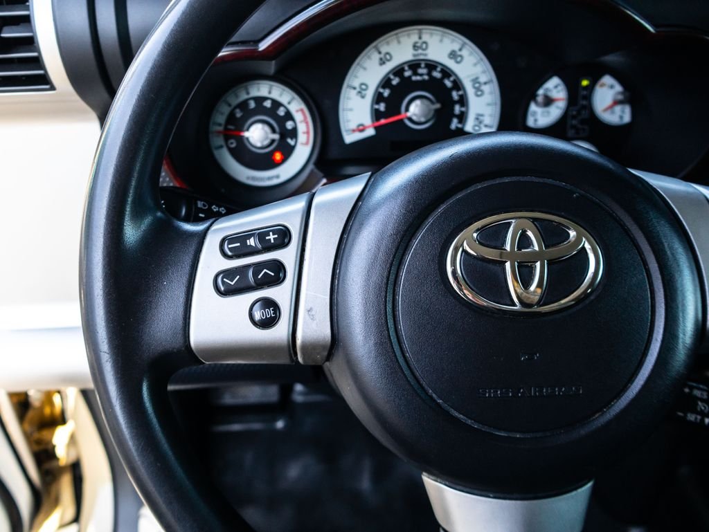 Used 2012  Toyota Base image 51
