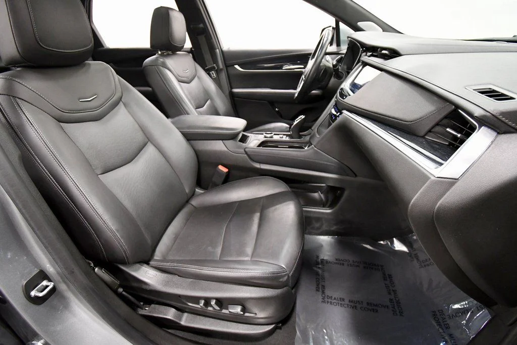 Used 2024 Silver Cadillac Premium Luxury image 19