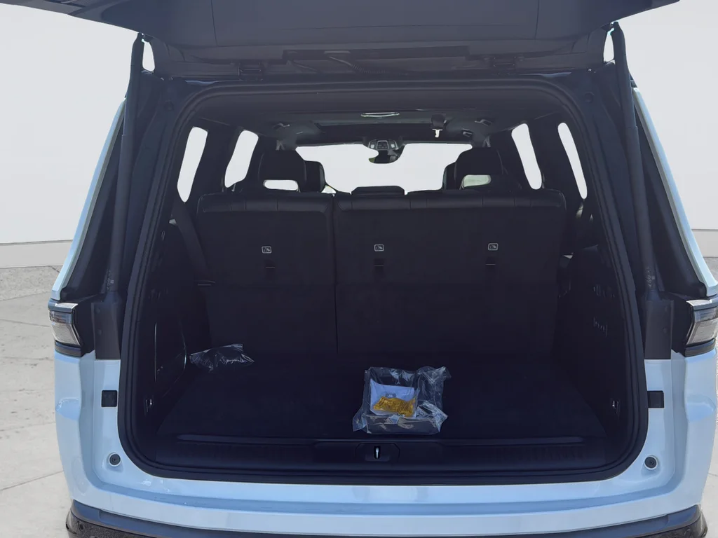 New 2026 Bright White Clear-Coat Exterior Paint Jeep 85th Anniversary Edition image 25