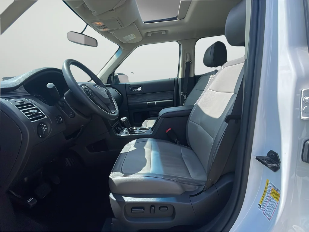 Used 2019 White Ford SEL image 10