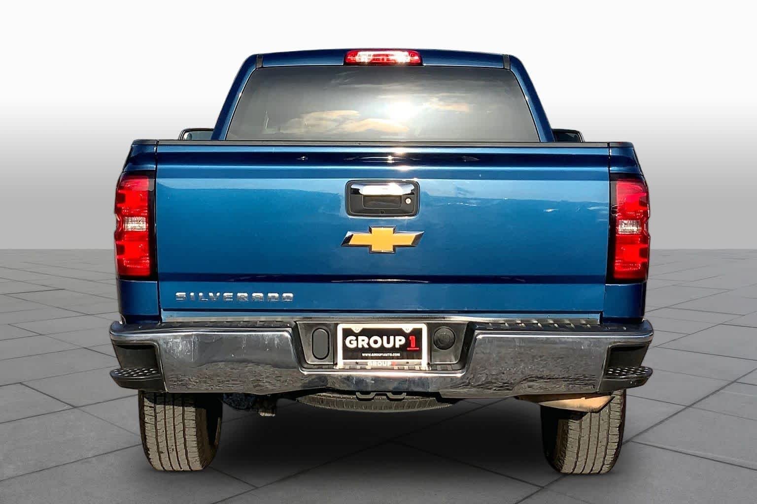 Used 2016 Deep Ocean Blue Metallic Chevrolet LS image 4