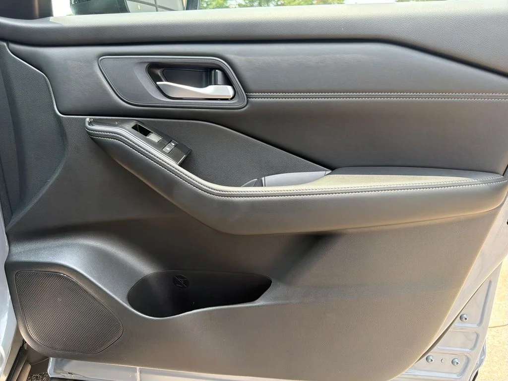 Used 2026 Boulder Gray Pearl Nissan Dark Armor image 45