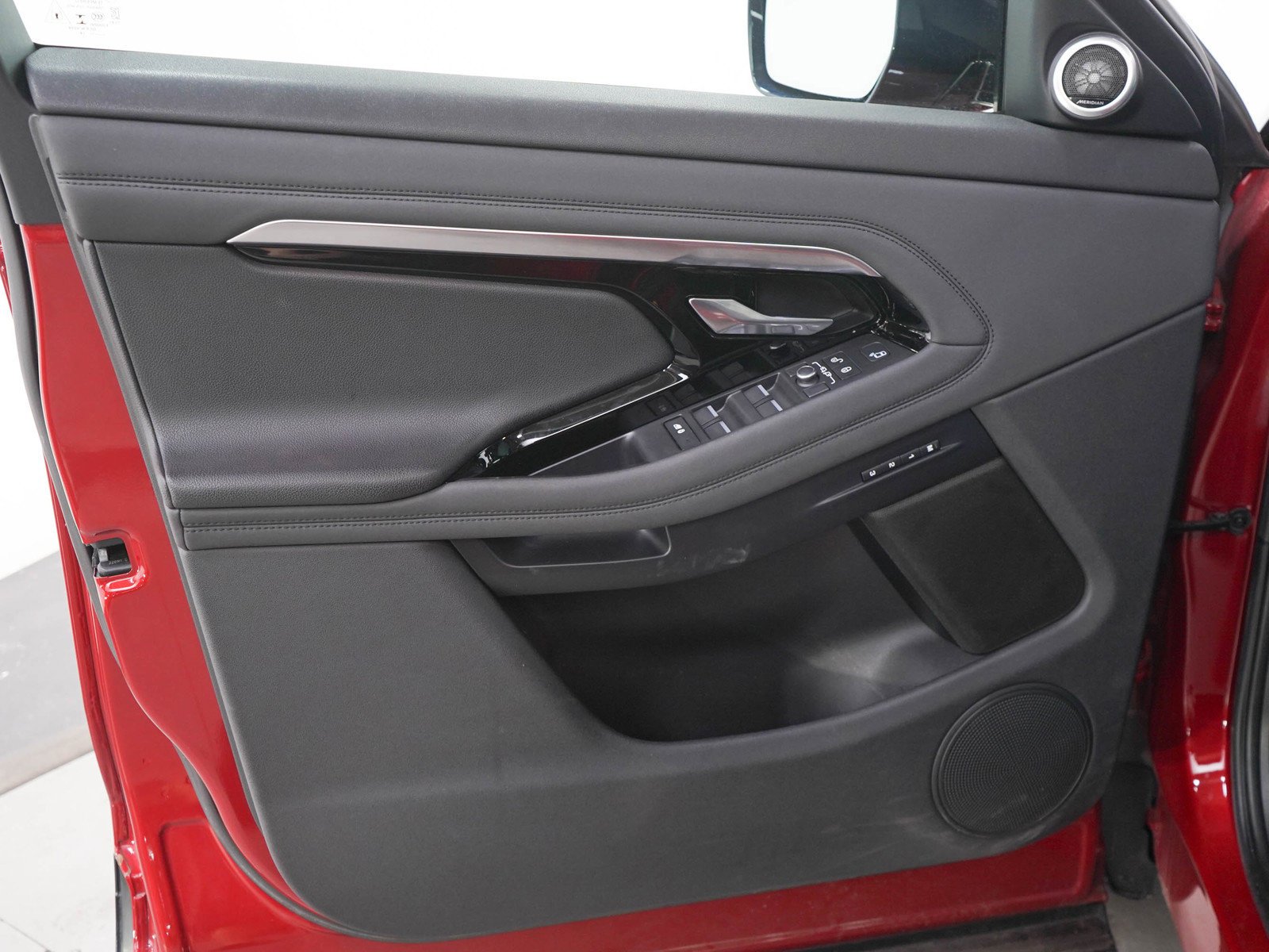 Used 2020 Firenze Red Metallic Land Rover R-Dynamic SE image 21