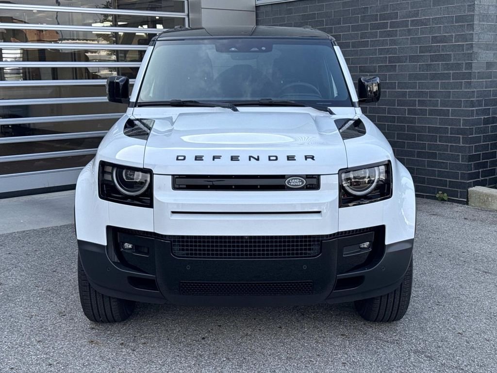 New 2026 Fuji White Land Rover S image 2