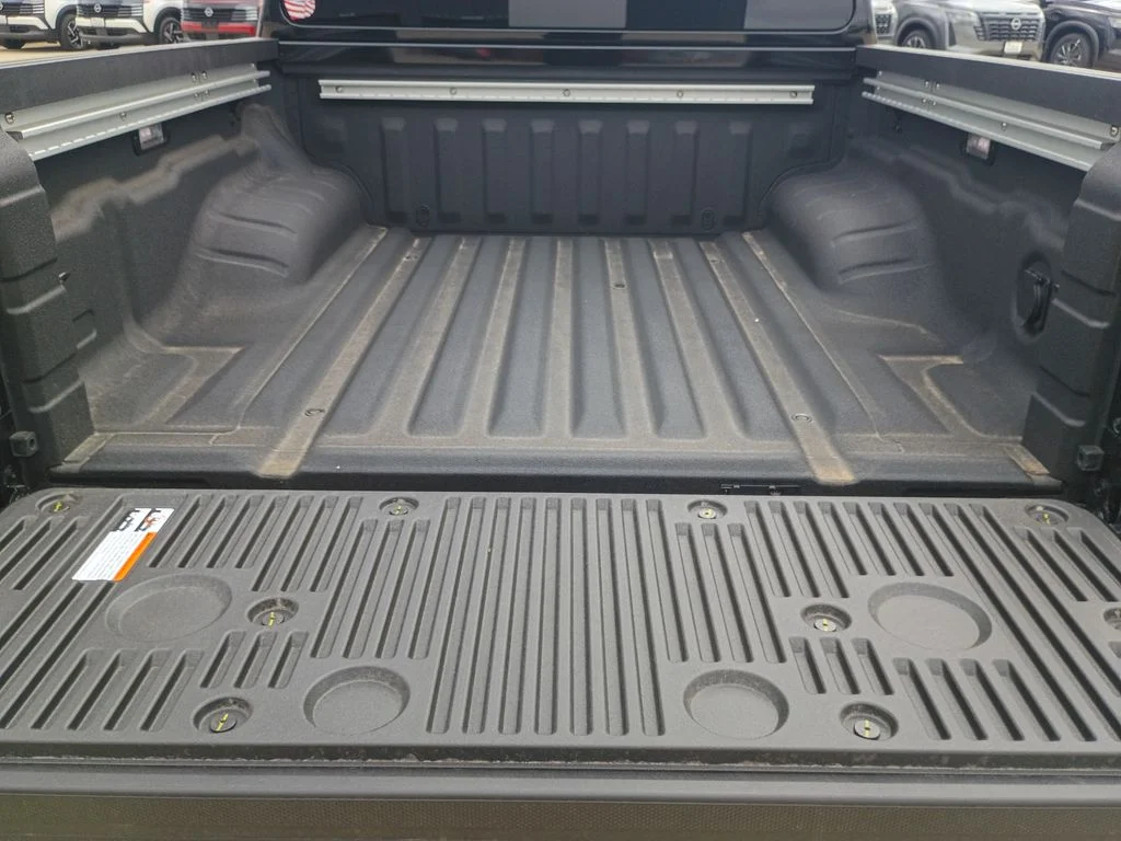 New 2026 Super Black Nissan Crew Cab SV image 6