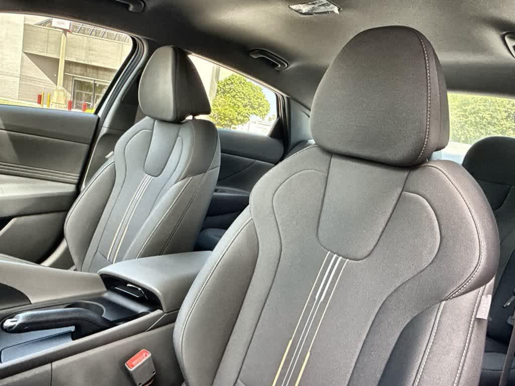 2026 Hyundai Elantra SEL Sport - Photo 14