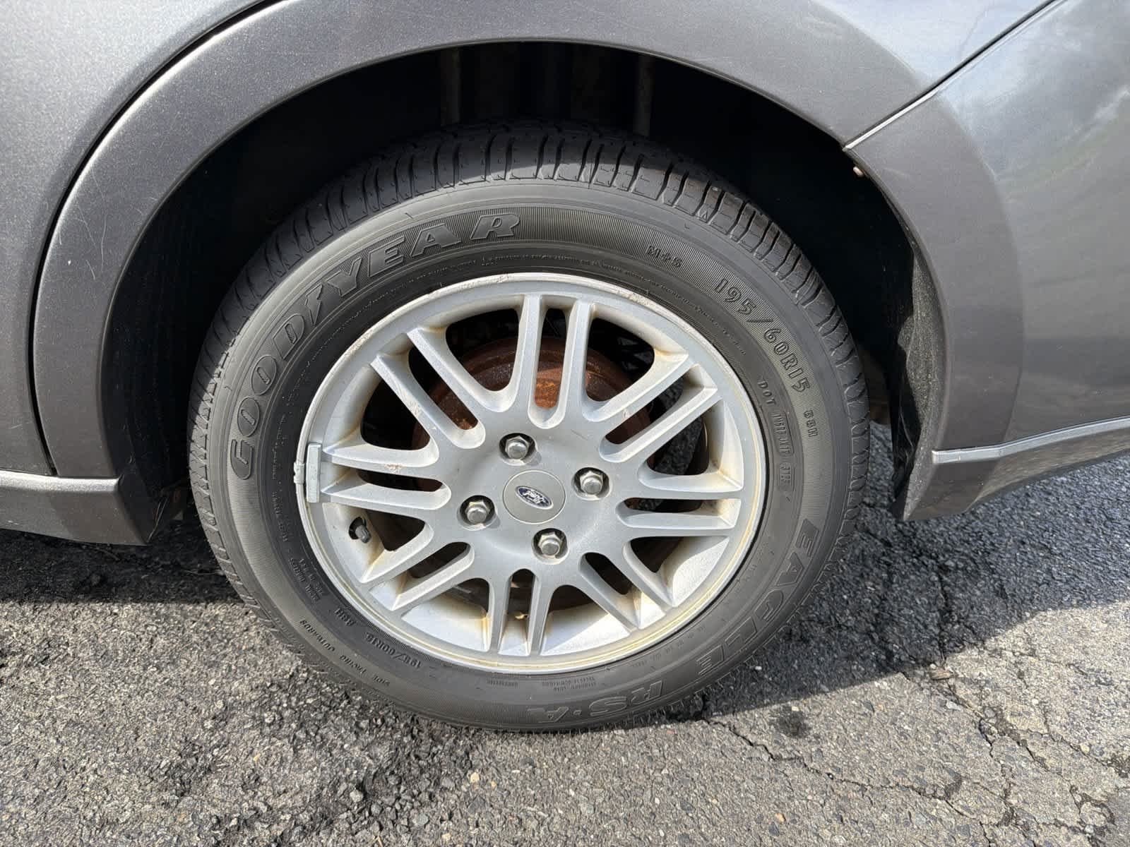 Used 2010  Ford SE image 18