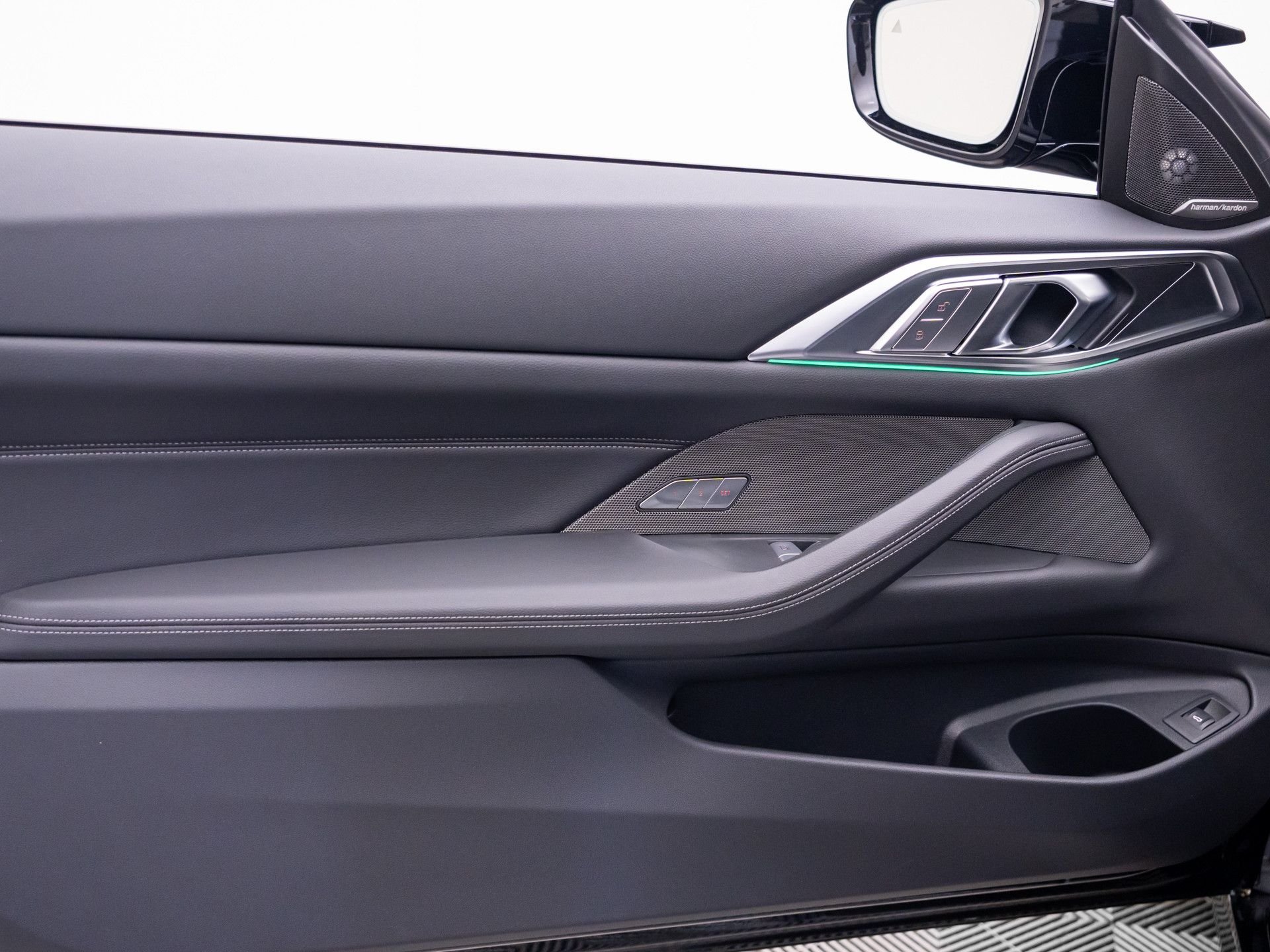 2026 BMW 4 Series M440i - Photo 14