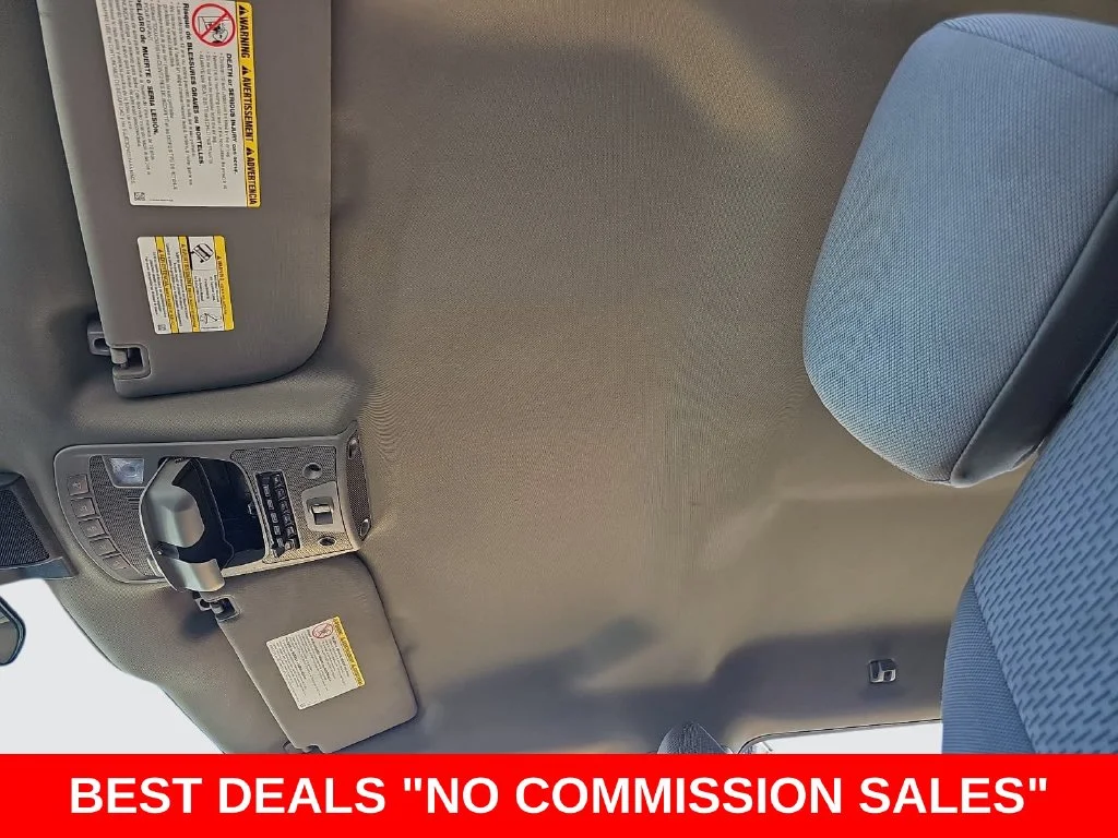Used 2022 Oxford White Ford XLT image 29