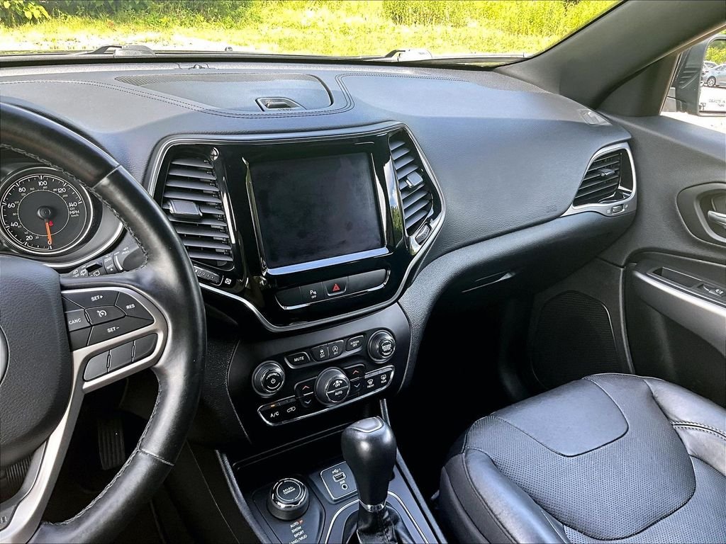 Used 2020 Gray Jeep Limited image 26